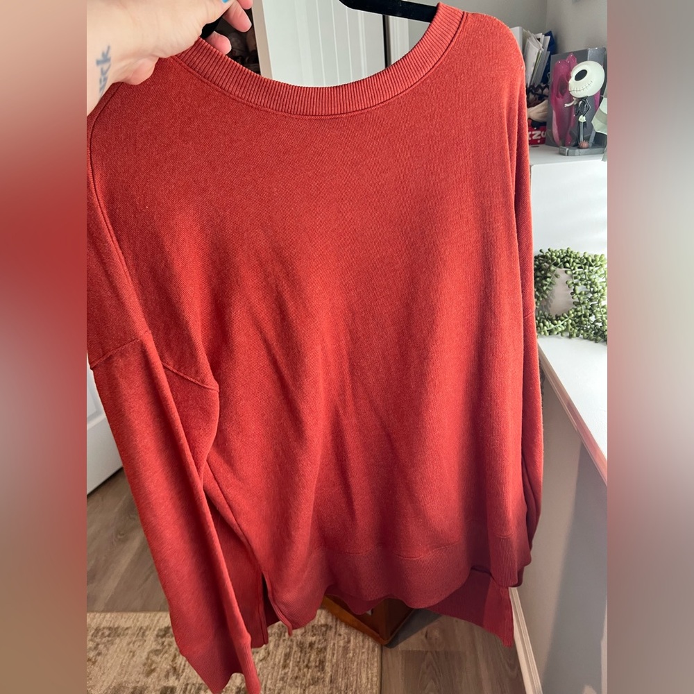 Time and Tru Women's Scoop Neck Sweater in Rust